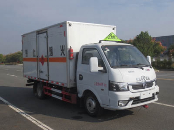 東風途逸易燃氣體廂式運輸車(柴油國六)