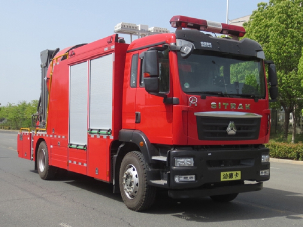 重汽汕德卡排煙消防車