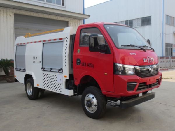 東風途逸單排四驅1.5噸灑水車